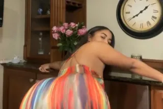 Treat Yourself🥂👅🍯 - Image 2